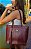 BOLSA EM COURO 1260 BORDÔ TEXTURIZADA / COM  DUPLAS ALÇAS DE OMBRO  / FORRO 100% ALGODÃO / APOIADOR DE SUPERFÍCIE / CONTEMPORÂNEA E ELEGANTE - Imagem 3