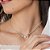 Choker com 5 corações de zircônia folheada a ouro 18k - Imagem 2