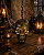 Cabeça Crânio Dourado com Corrente Decoração Halloween - 28cm - Imagem 1