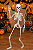 Esqueleto de Plástico Articulado Decorativo 90cm – Decoração de Halloween - Imagem 1