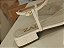 FLATFORM FEMININA ZAD COR OFF EM CROCO COM DETALHE DOURADO - Imagem 4
