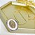Colar em banho de ouro 18k nossa senhora em medalha oval de madrepérola cravejada de zircônias coloridas - Imagem 3