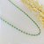 Colar banhado em ouro 18k com bolinhas pequenas verdes esmaltadas - Imagem 3