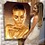 Quadro Decorativo Canvas Rosto Feminino Dourado com Mão no Queixo Vertical - Imagem 6
