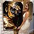 Quadro Decorativo Canvas Mulher com Maquiagem e Capa Preta e Dourada Ouro Gold Vertical - Imagem 6