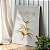 Quadro Decorativo Canvas Floral Composição de Flores Brancas com Dourado Vertical - Imagem 3