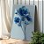 Quadro Decorativo Canvas Floral Papoulas Azuis Fundo Claro Vertical - Imagem 2