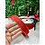 Coleção Natal: Fita Sinimbu Vermelho com Brilho e Borda Dourada Aramada 22mm - Metro - Imagem 1