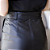 Saia Couro Pelica Midi Cinto Preta - Karine Daher - Imagem 6