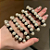 Elástico - scrunchie com Pérolas para Cabelo - Imagem 1