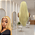 Peruca Feminina Cabelo Sintético Com Ajuste Cor Loiro Clarissímo 50cm De Comprimento - Imagem 1