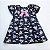 VESTIDO CAROL AZUL MARINHO E ESTAMPAS DE BONECAS E LAÇO ROSA - Imagem 1