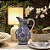 JARRO EM PORCELANA AZUL E BRANCA FLORES SERENAS A32CM - Imagem 5