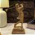 ESCULTURA EM MADEIRA ENTALHADA GOLFISTA FEMININA A26CM - Imagem 3