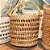 CESTA ARTESANAL BALI RATTAN ESCURO COM ALCA - Imagem 3