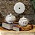 CONJUNTO 2 CACHEPOT DECORATIVOS EM MADEIRA WHITEWASH COM TAMPA - Imagem 4