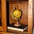 GLOBO DECORATIVO INDIANO BEGE COM BASE EM MADEIRA 25CM - Imagem 3