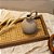 BANDEJA IMPORTADA EM RATTAN E MADEIRA RETANGULAR MÉDIA 28CM X 03CM X 12CM - Imagem 3