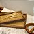 BANDEJA IMPORTADA EM RATTAN E MADEIRA RETANGULAR GRANDE 38CM X 04CM X 18CM - Imagem 4