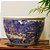 CACHEPOT AZUL E BRANCA FESTIVAL QINGMING D42 X A26CM - Imagem 4