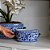 FLOREIRO EM PORCELANA IMPORTADO OVAL AZUL E BRANCO FLORIDO PEQUENO L25CM X A10CM X P15CM - Imagem 4