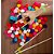 100 Pompons Coloridos com 2 Hashis de Madeira P/ Coordenação Motora Fina - Imagem 2