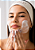 Divinnah Gaia Espuma de Limpeza Facial Açaí e Chá Verde 150ml - Imagem 3