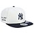 Bone New Era 9Fifty New York Yankees Aba Reta Off White - Imagem 2