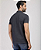 Polo masculina comfort com bolso manga curta cinza mescla escuro - Imagem 2