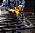 Esmerilhadeira Angular 4-1/2 Pol. - 5 Pol. 115-125 Mm M14 - 20v Max* Ion de Litio - Dcg412b-b2 - Dewalt - Imagem 5