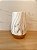 Vaso em cerâmica marmorizado com detalhe dourado - Imagem 1