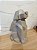 Escultura cachorro em poliresina cinza geométrico - Imagem 1
