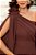 VESTIDO LONGO UM OMBRO FENDA SARA - MARROM - Imagem 6