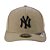 Boné 9FIFTY Stretch Snap Snapback MLB New York Yankees Aba Curva Cáqui - Imagem 2