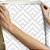 Papel de parede Autoadesivo Quarto Linhas Abstratas Seta Cinza Fundo Branco - Imagem 3