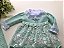 Saída de maternidade de menina vestido verde em tricot com renda - Imagem 2