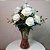 Arranjo de Rosas Brancas de seda no vaso de vidro transparente - Imagem 1