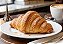 CROISSANT FRANCÊS FOLHADO (7 unidades - 80g cada) - Imagem 1