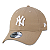 Boné 9TWENTY MLB New York Yankees Aba Curva Kaki - Imagem 1
