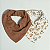Kit Com 2 Babadores Hug Bandana Doguinhos Marrom Café - Imagem 1