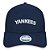 Boné New Era Feminino 9Forty MLB NY Yankees Azul Aba Curva - Imagem 1