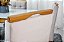 Mesa de Jantar Escócia Mel Tampo Vidro Off/White 120×80 4 Cadeiras Berlim Veludo - Art Assento Madeira Maciça - Imagem 5