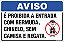 Placa de aviso e proibida a entrada com bermuda chinelo sem camisa e regata - Imagem 1