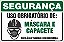 Placa de segurança uso obrigatório de: máscara e  capacete nesta área trabalhe com segurança. - Imagem 1