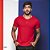 Camiseta masculina vermelha gola V e logomania nas mangas - Imagem 1