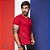 Camiseta masculina vermelha gola V e logomania nas mangas - Imagem 2