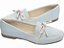 Mocassim Feminino TORRICELLA Rasteiro Laço em Nó Azul Detalhes Off White - Imagem 4