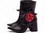 Bota Feminina TORRICELLA Vintage Preto Bico Fino Cano Médio Flor e Laço Poá - Imagem 1