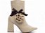 Bota Feminina TORRICELLA Vintage Bege Bico Fino Cano Médio Flor e Laço Cetim Preto - Imagem 7