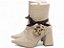 Bota Feminina TORRICELLA Vintage Bege Bico Fino Cano Médio Flor e Laço Cetim Preto - Imagem 6